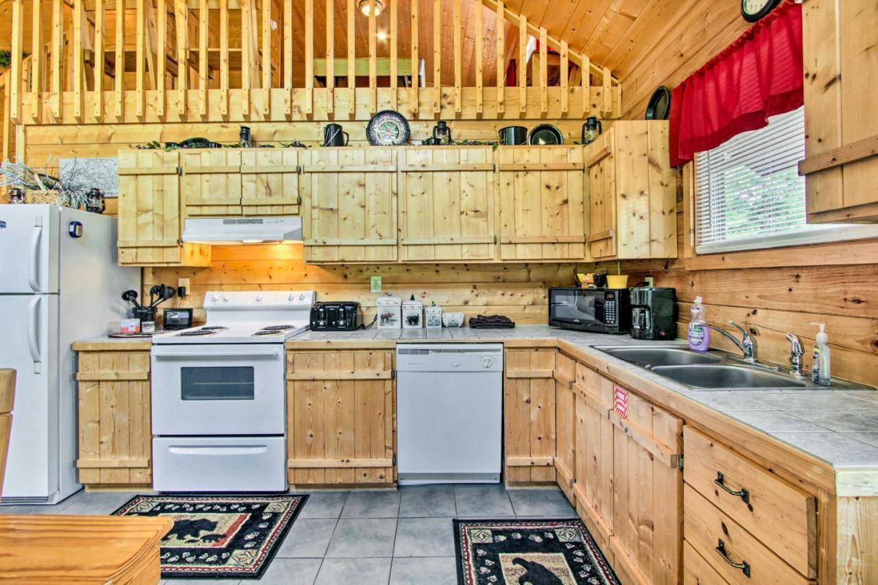 סביירוויל Cabin With Hot Tub And Deck About 12 Mi To Pigeon Forge! מראה חיצוני תמונה