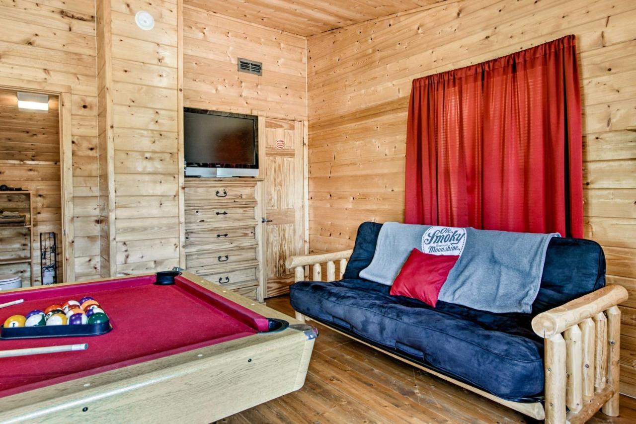 סביירוויל Cabin With Hot Tub And Deck About 12 Mi To Pigeon Forge! מראה חיצוני תמונה