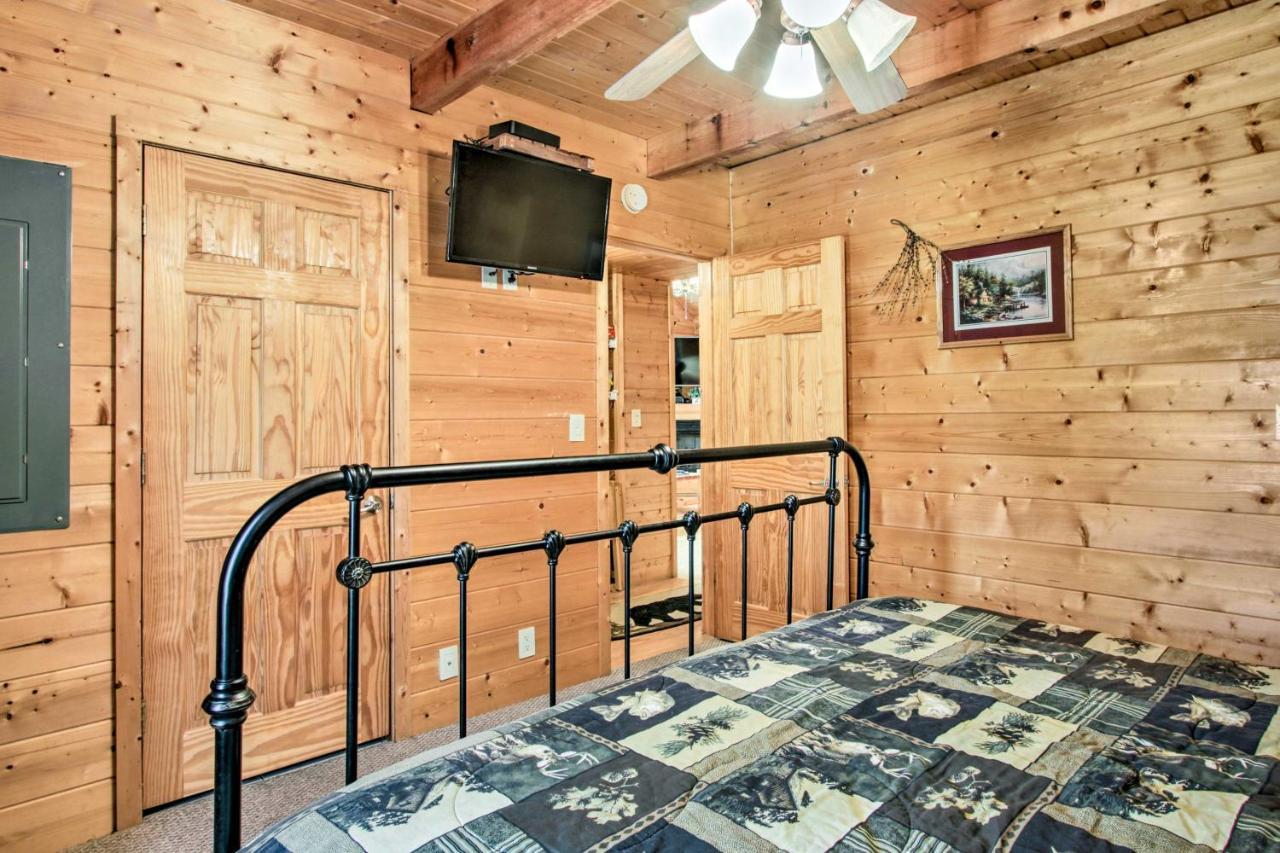 סביירוויל Cabin With Hot Tub And Deck About 12 Mi To Pigeon Forge! מראה חיצוני תמונה